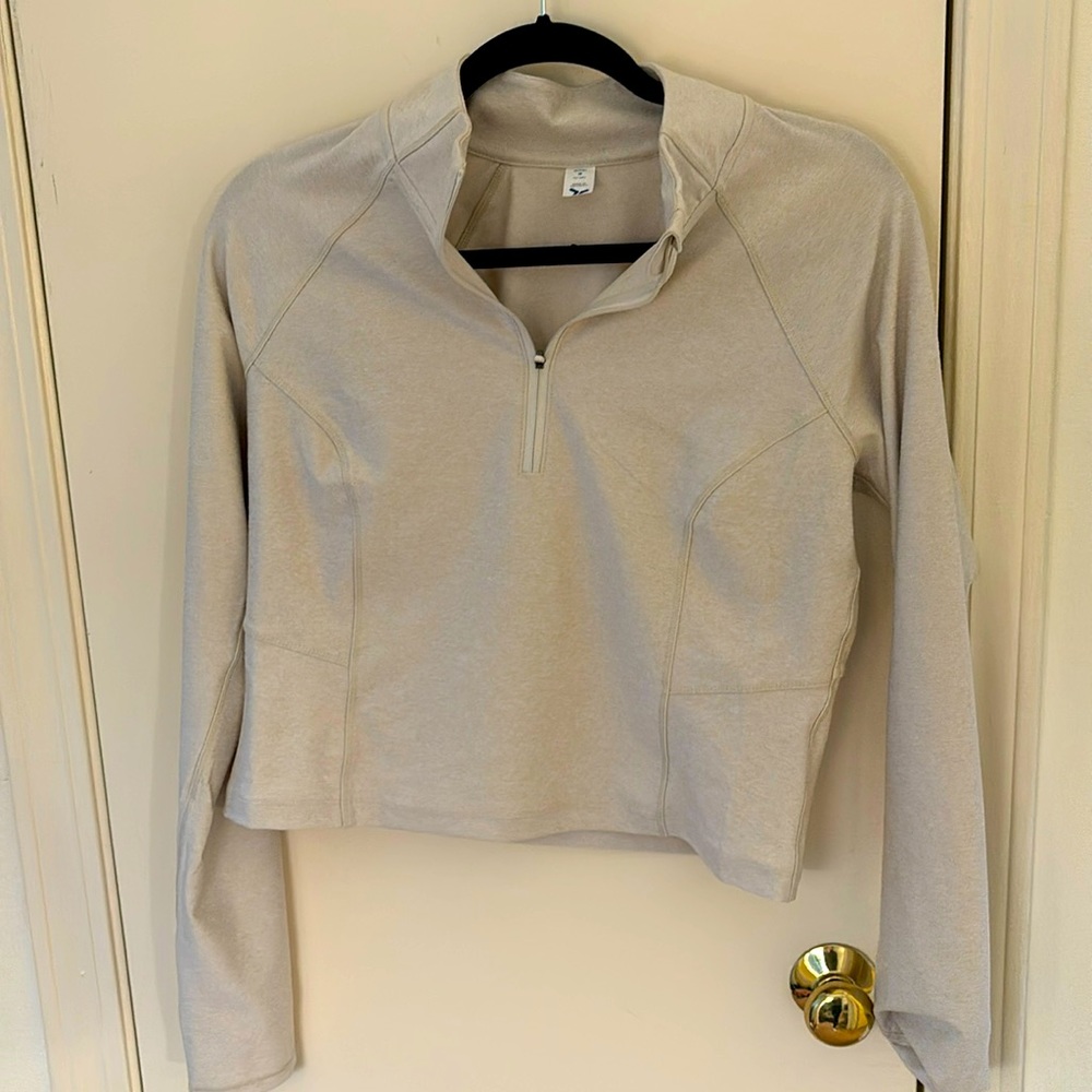 Old Navy 3/4 zip pullover. NWOT. Thumb holes